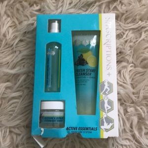 NWOT Active essentials beauty skincare kit